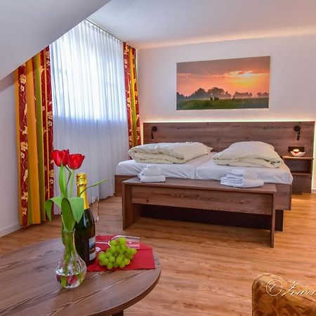 Hotel Zwei Linden - Links Der Elbe - Niedersachsen Balje Exterior photo