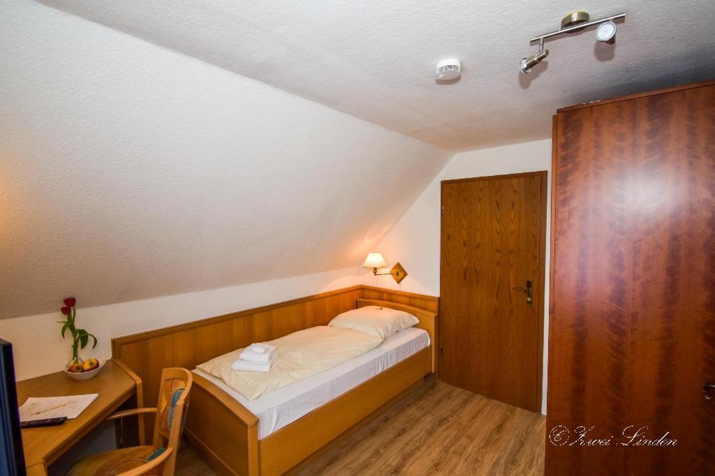 Hotel Zwei Linden - Links Der Elbe - Niedersachsen Balje Exterior photo