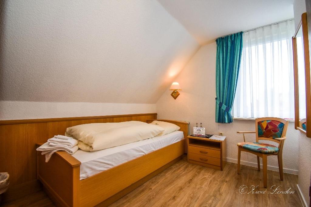 Hotel Zwei Linden - Links Der Elbe - Niedersachsen Balje Exterior photo